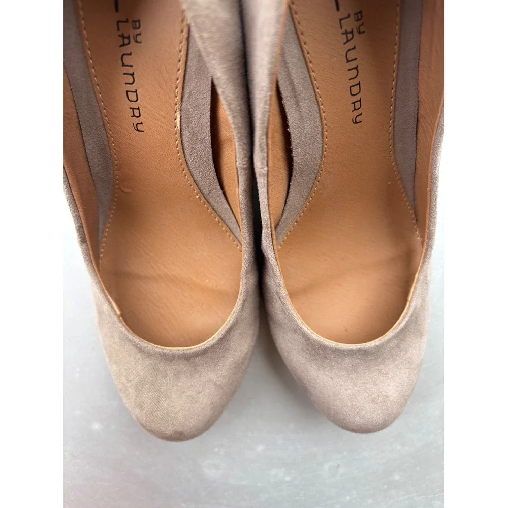 CL by Laundry Womens‎ Taupe Faux Suede Wedge Pumps Almond Toe Size 6M Business